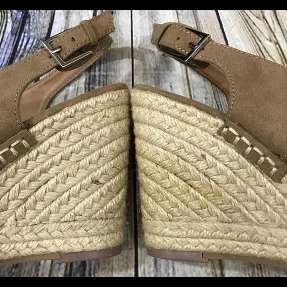 Apt. 9 Wedge Sandals - Picture 5 of 8